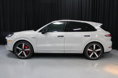 2025 Porsche Cayenne E-Hybrid Turbo