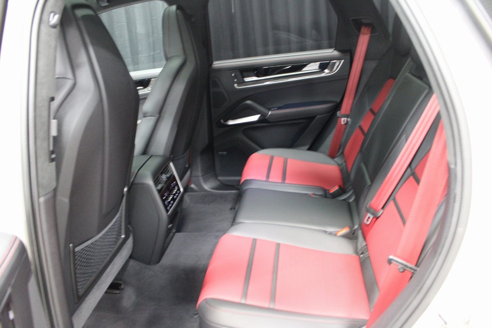 2025 Porsche Cayenne E-Hybrid Turbo