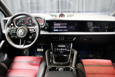 2025 Porsche Cayenne E-Hybrid Turbo