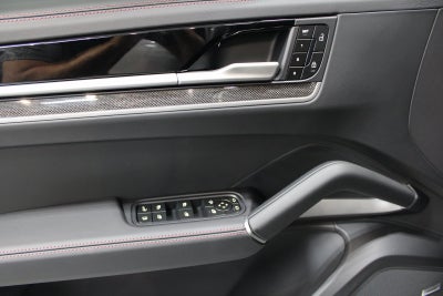 2025 Porsche Cayenne E-Hybrid Turbo