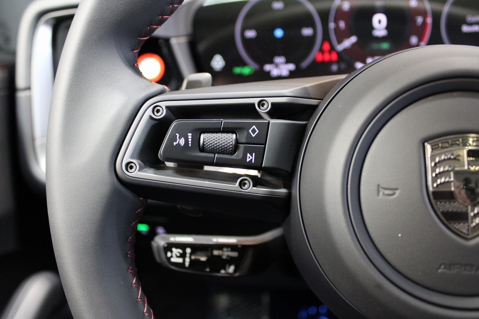 2025 Porsche Cayenne E-Hybrid Turbo