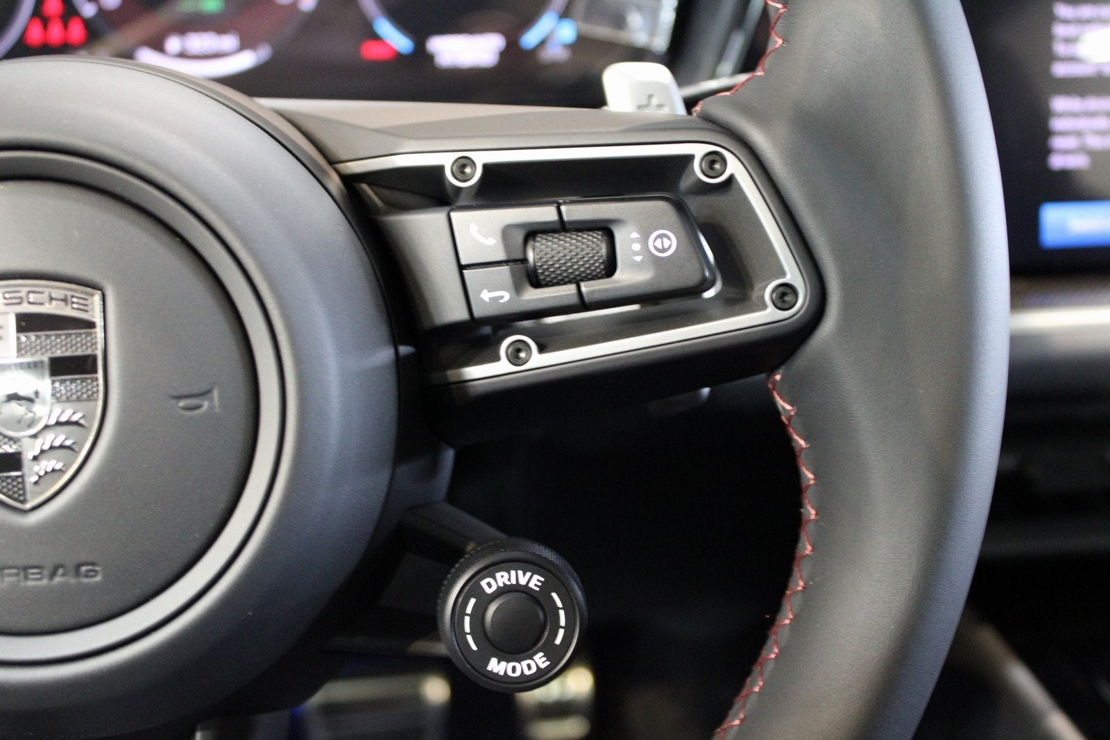 2025 Porsche Cayenne E-Hybrid Turbo