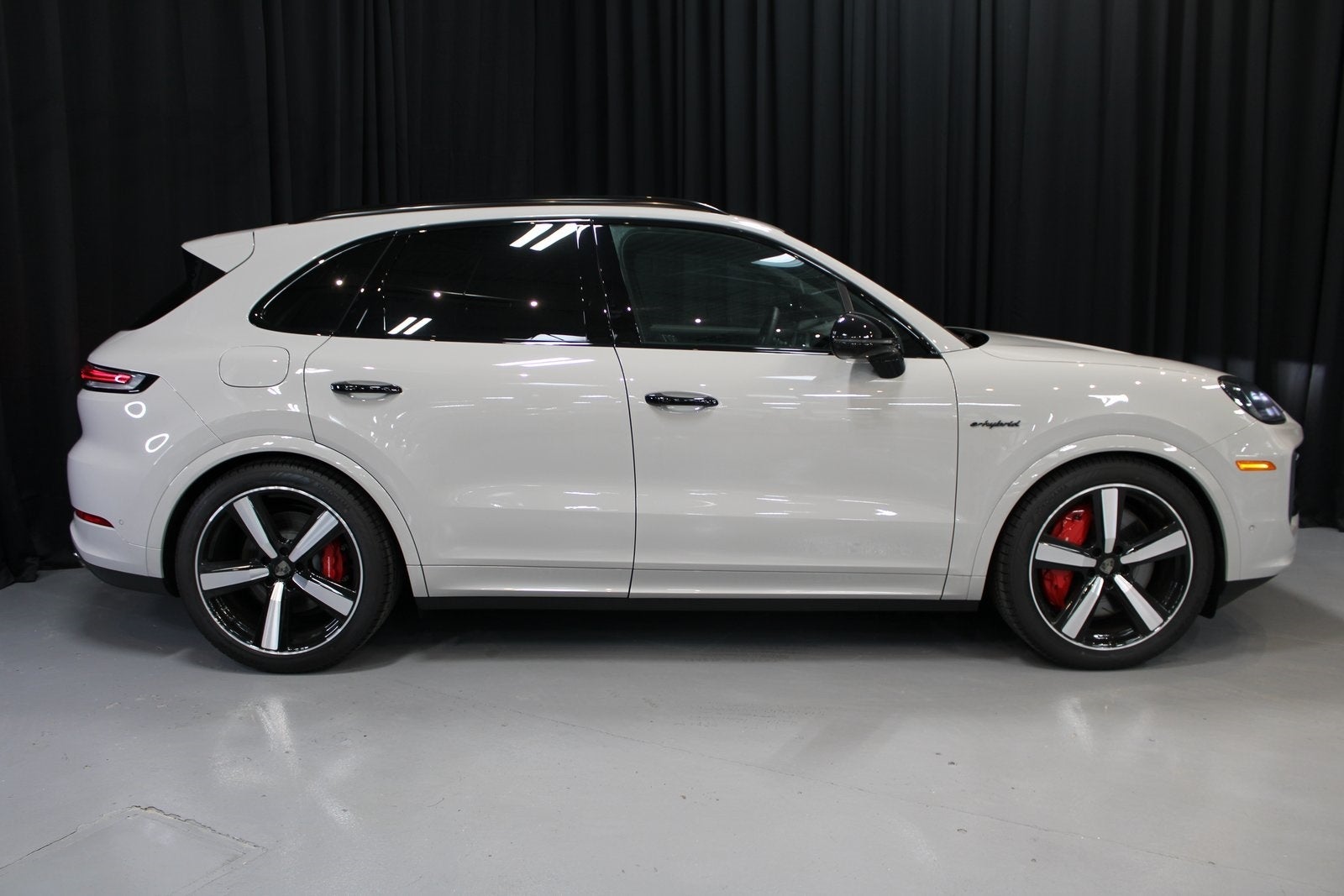 2025 Porsche Cayenne E-Hybrid Turbo