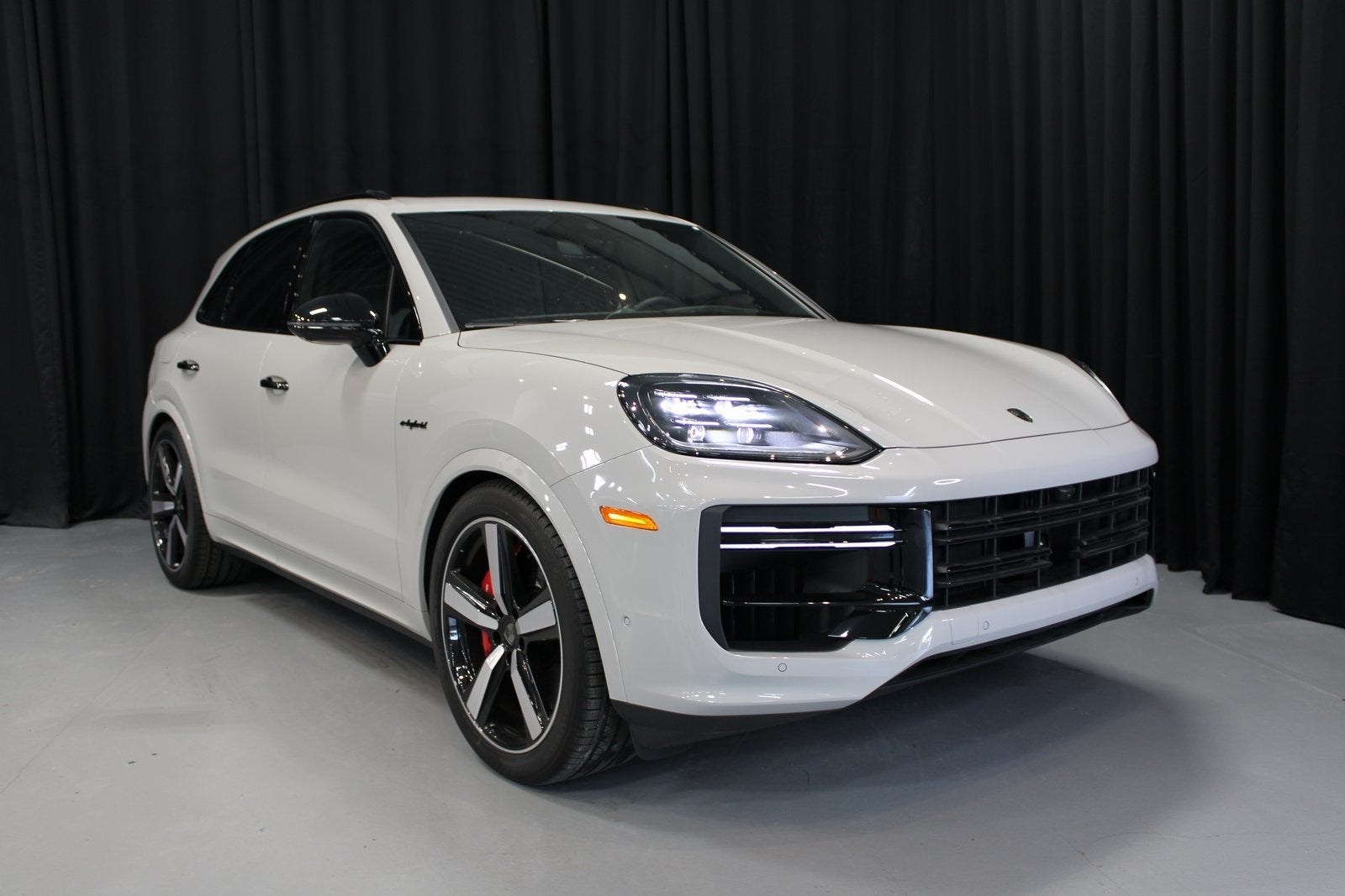 2025 Porsche Cayenne E-Hybrid Turbo