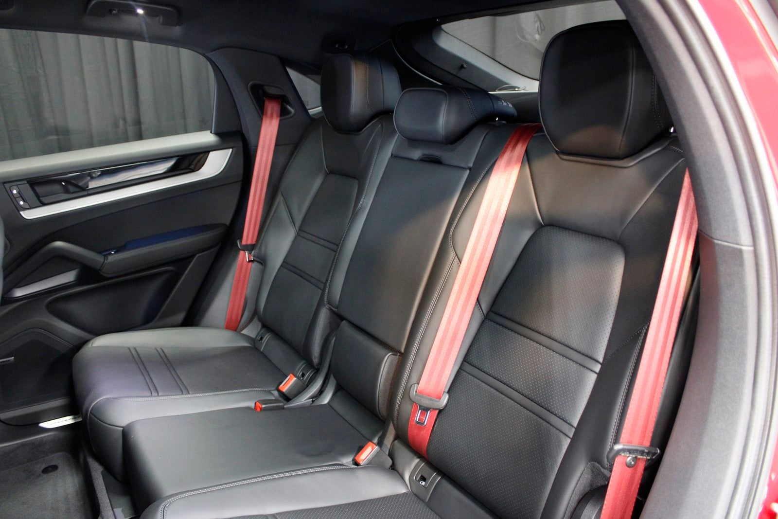 2026 Porsche Cayenne Coupe Base