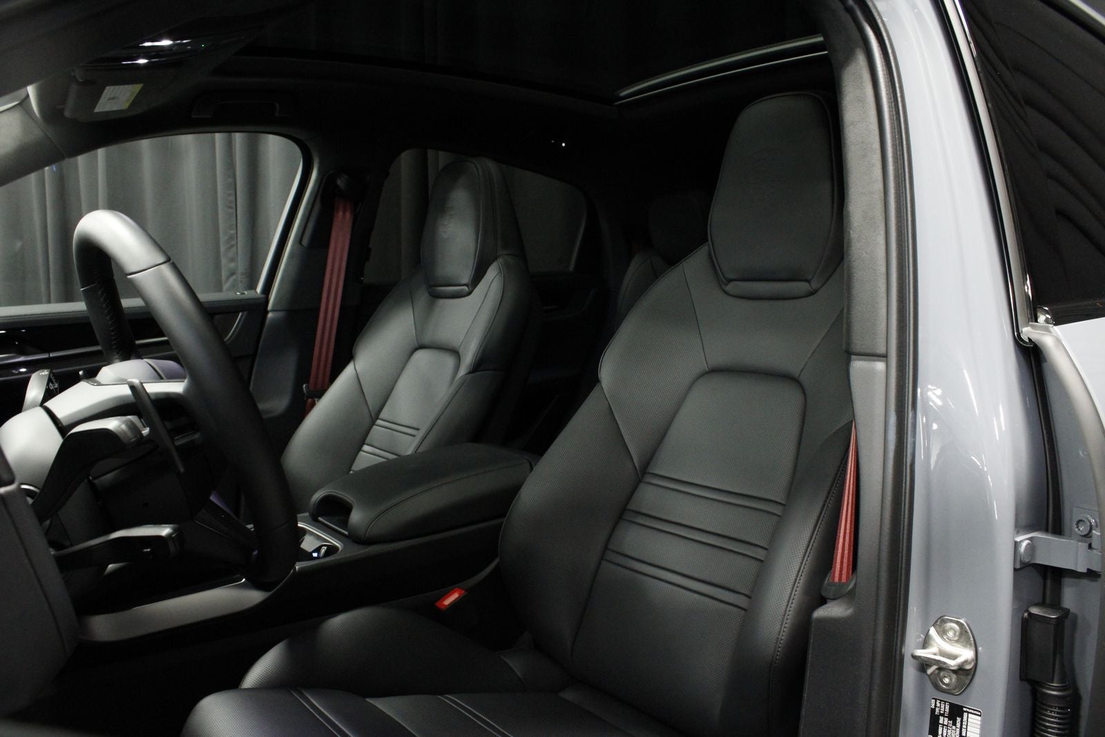 2025 Porsche Cayenne GTS Coupe