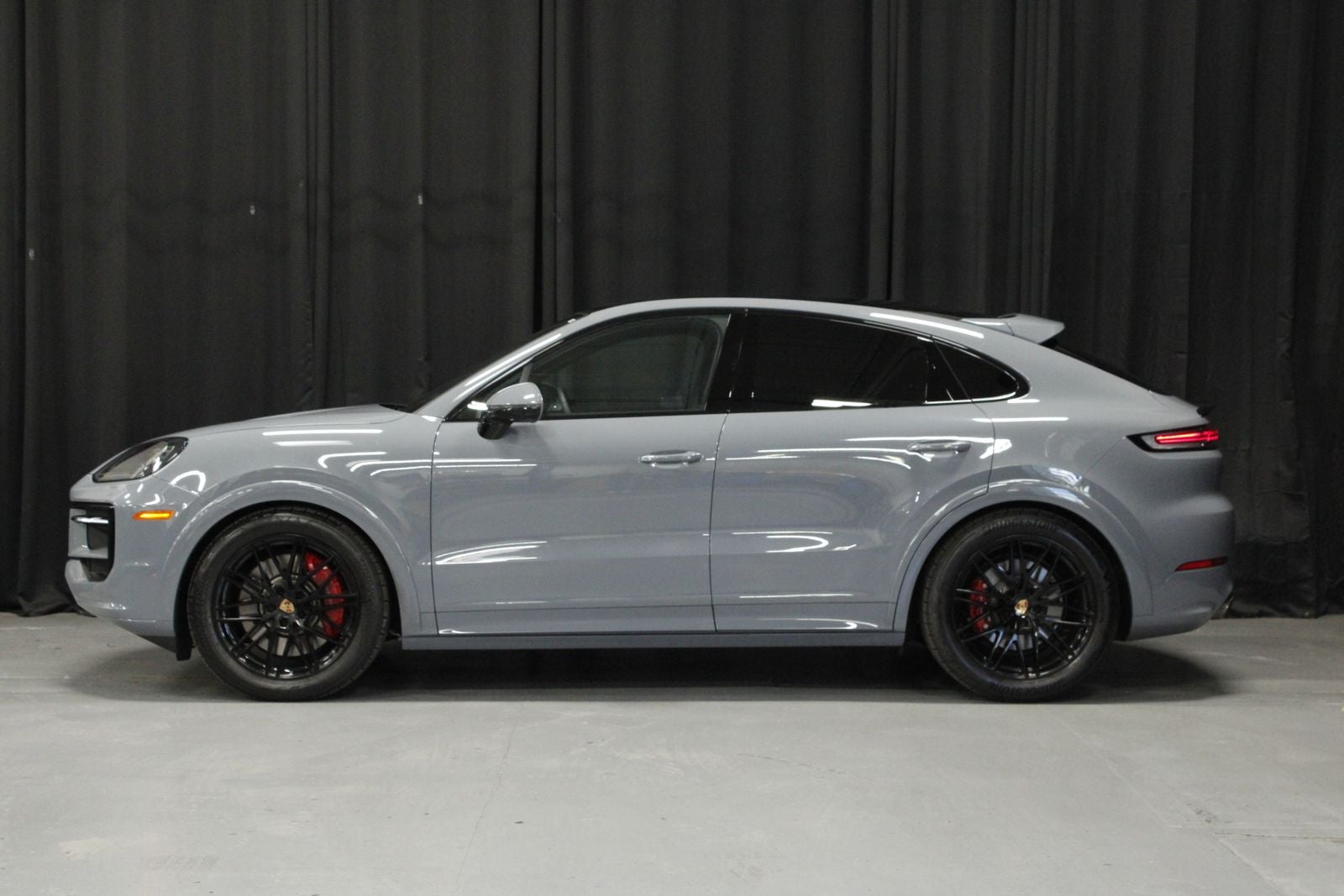2025 Porsche Cayenne GTS Coupe