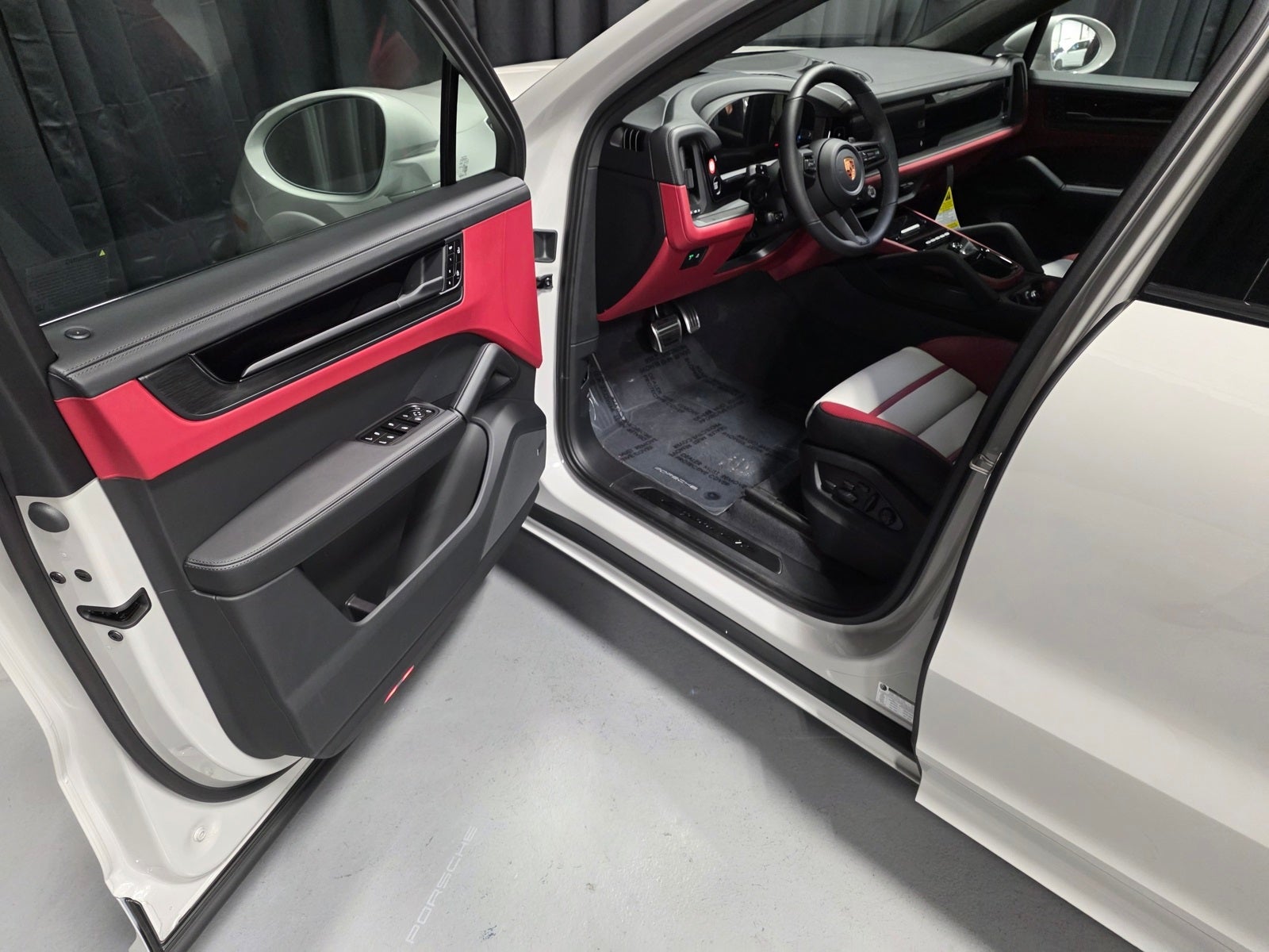 2026 Porsche Cayenne Coupe GTS