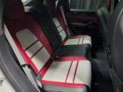 2026 Porsche Cayenne Coupe GTS