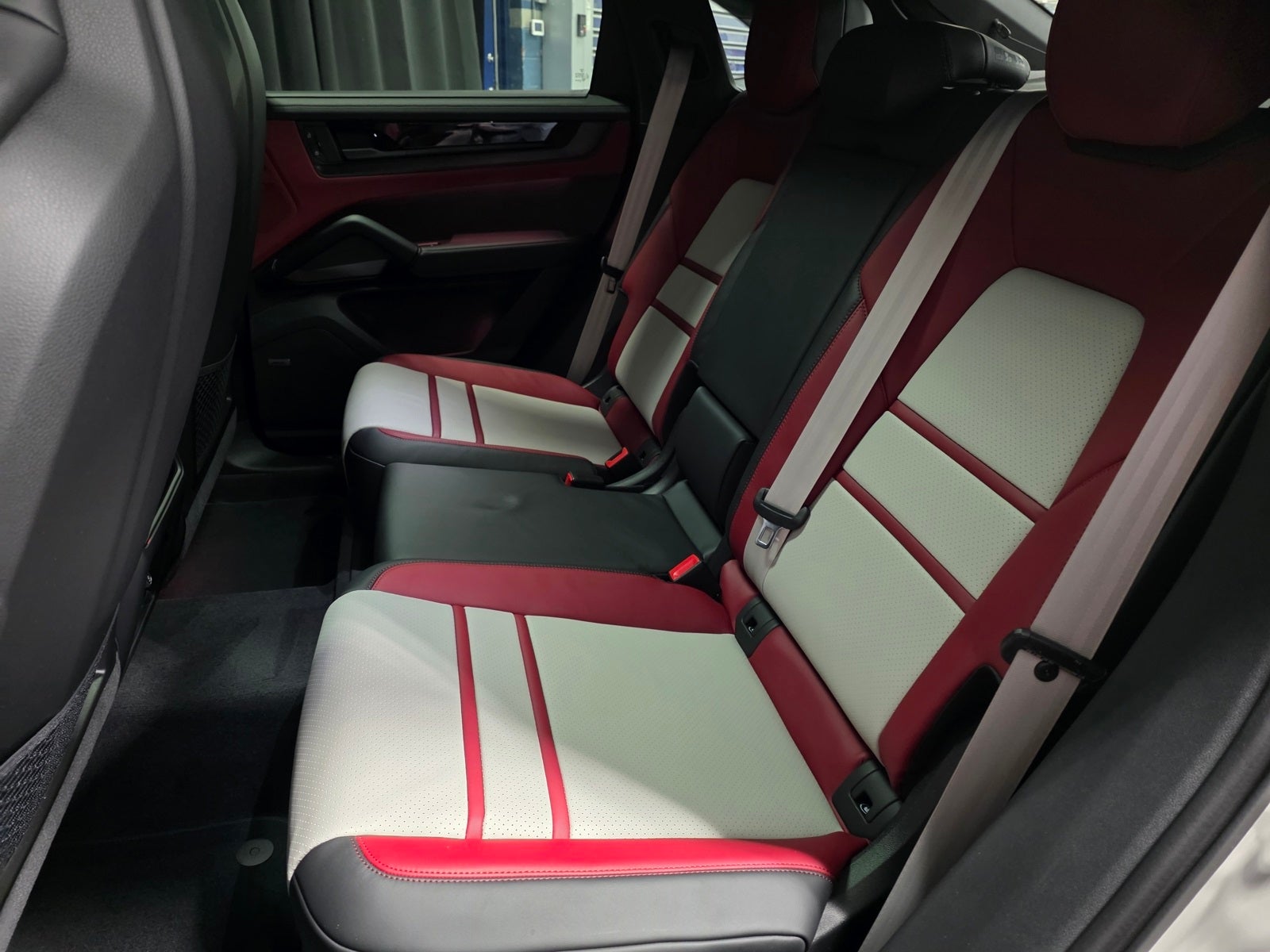 2026 Porsche Cayenne Coupe GTS