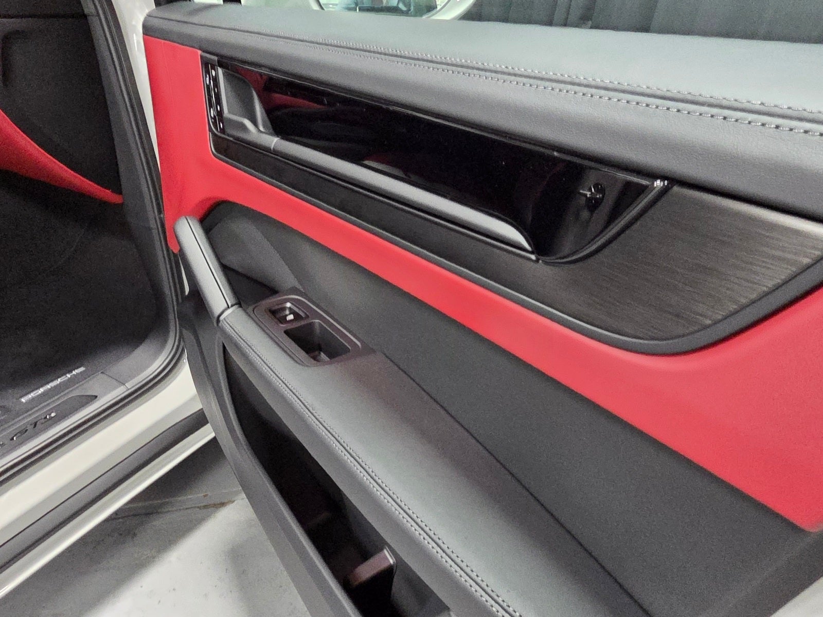 2026 Porsche Cayenne Coupe GTS