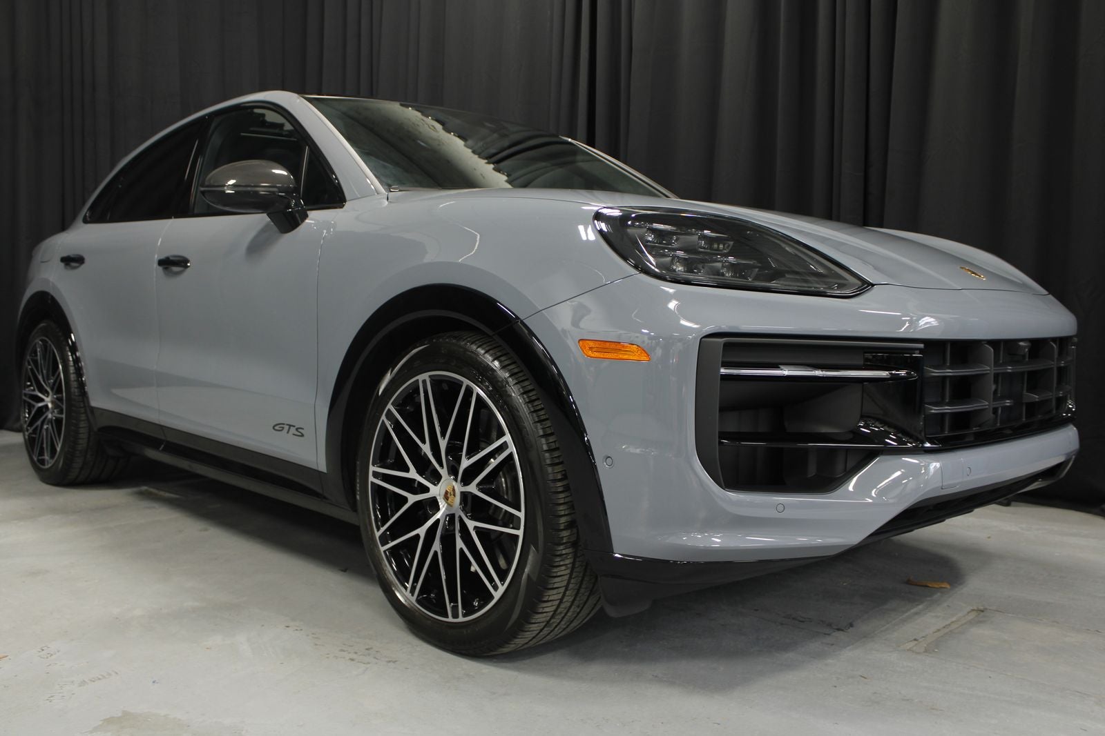 2025 Porsche Cayenne Coupe GTS