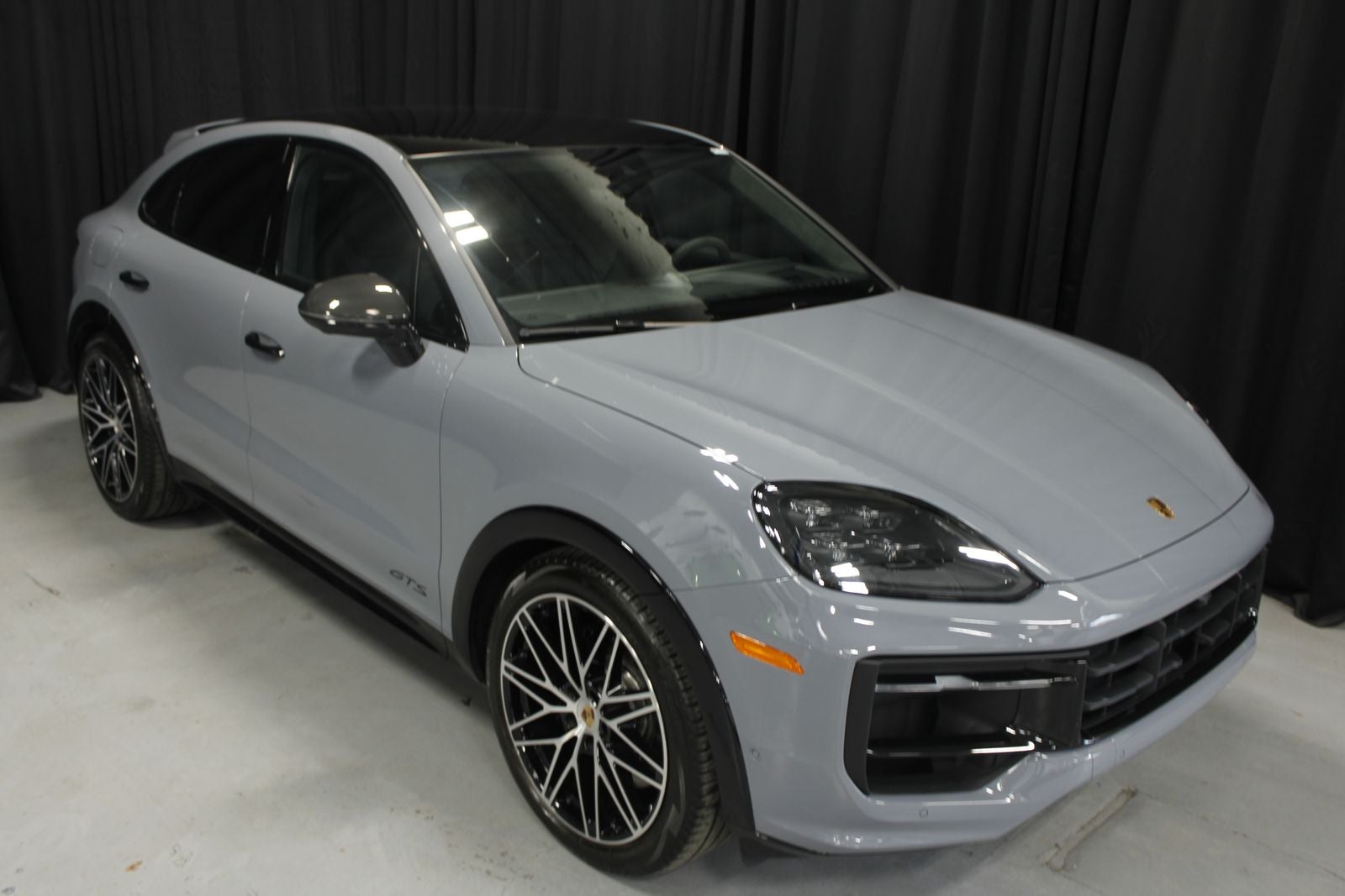 2025 Porsche Cayenne Coupe GTS