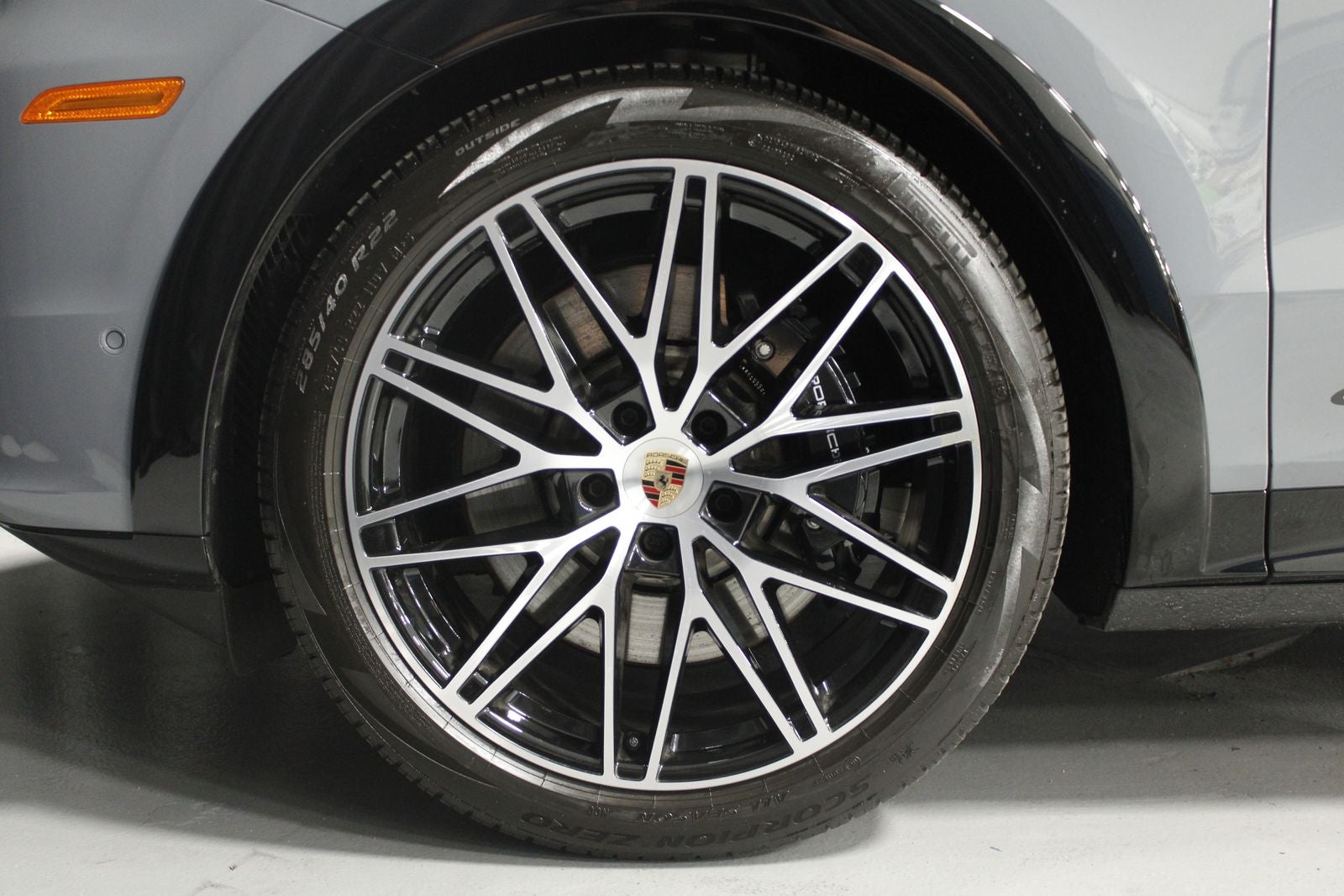 2025 Porsche Cayenne Coupe GTS