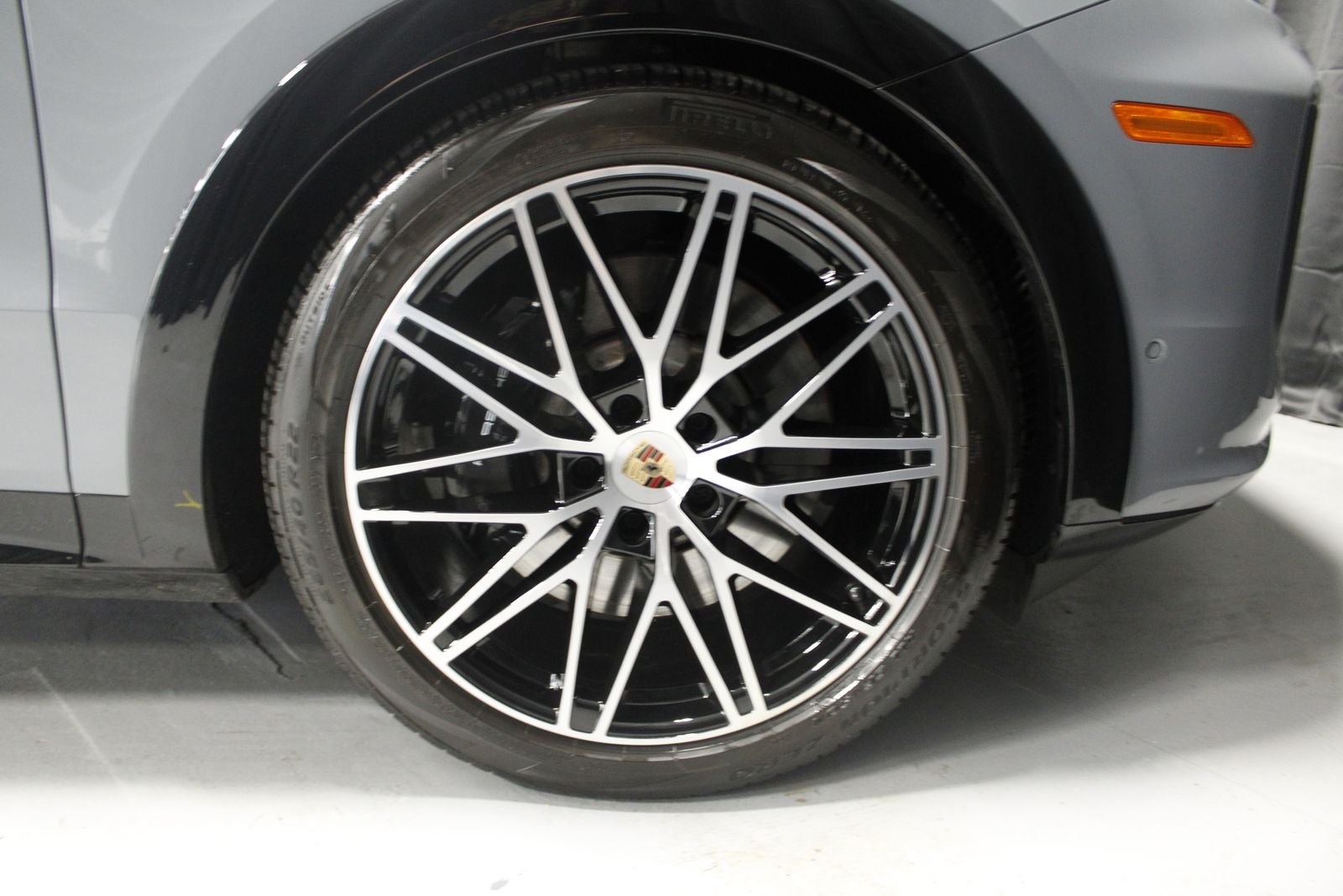 2025 Porsche Cayenne Coupe GTS