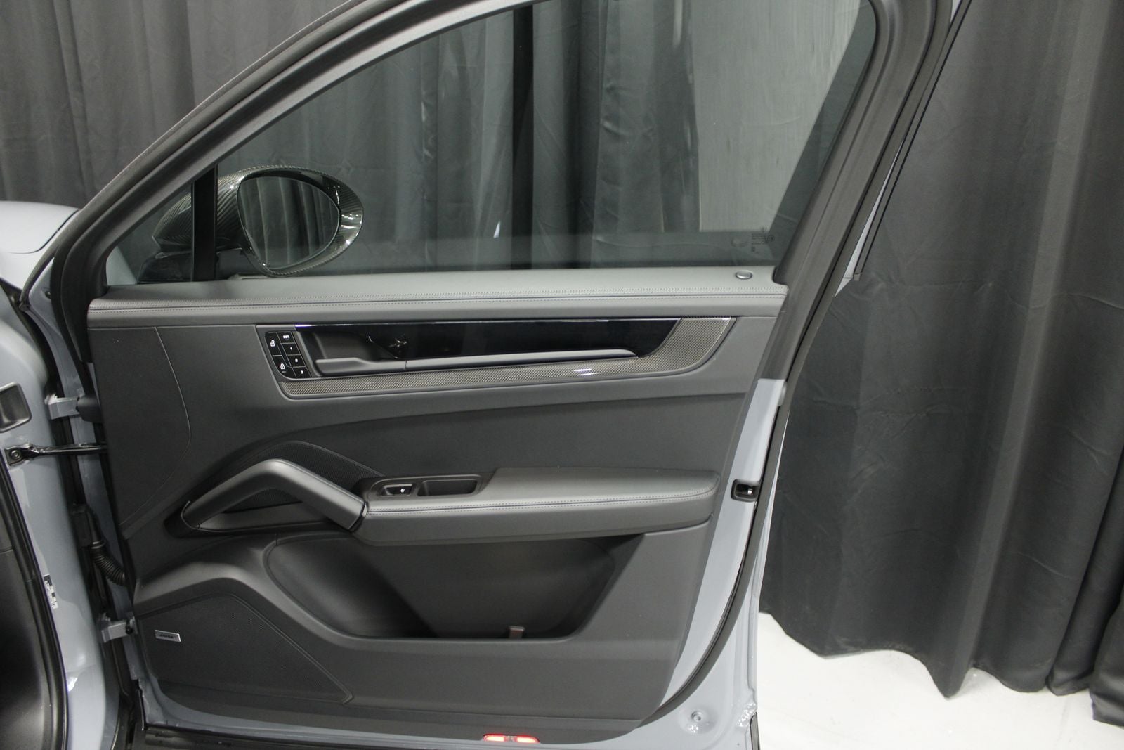 2025 Porsche Cayenne Coupe GTS