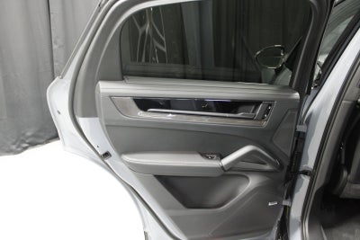 2025 Porsche Cayenne Coupe GTS