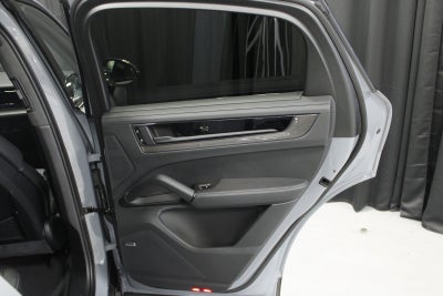 2025 Porsche Cayenne Coupe GTS