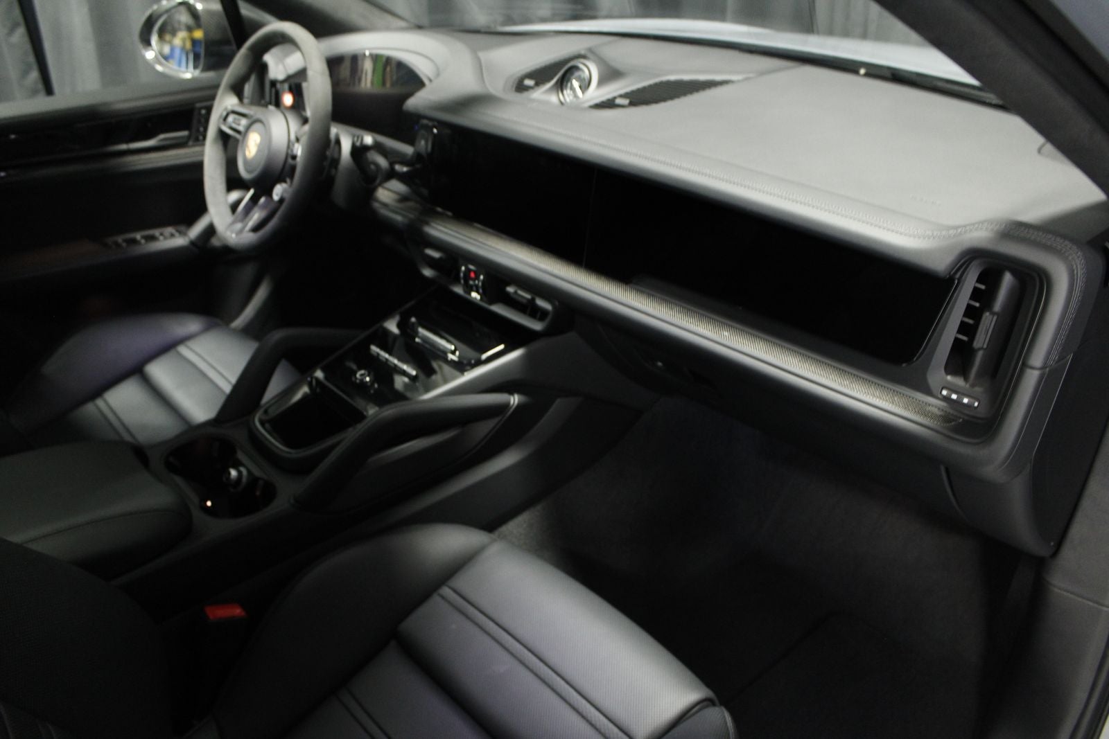 2025 Porsche Cayenne Coupe GTS