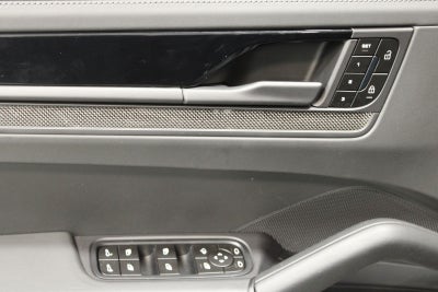 2025 Porsche Cayenne Coupe GTS