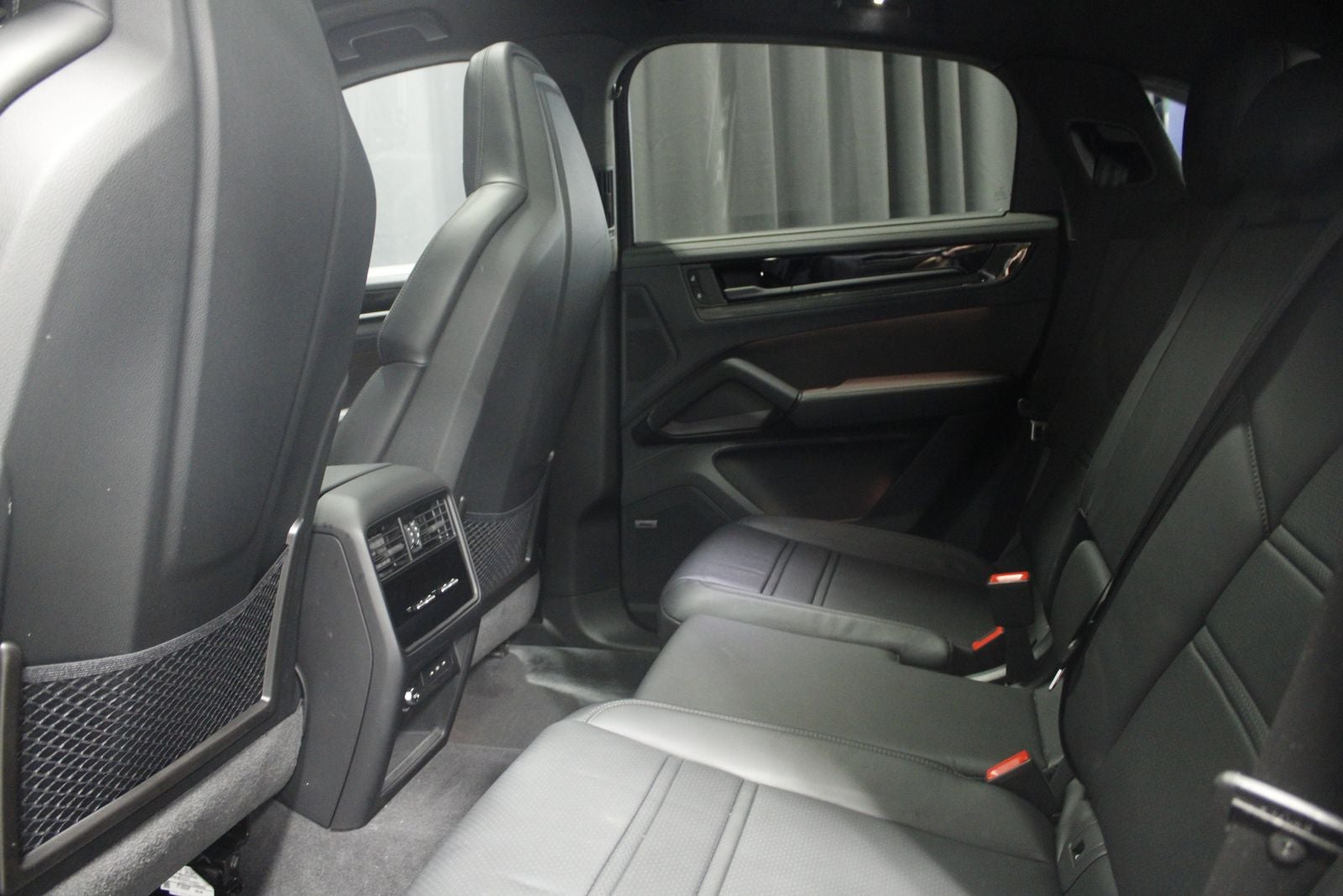 2025 Porsche Cayenne Coupe GTS