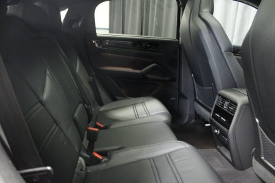 2025 Porsche Cayenne Coupe GTS