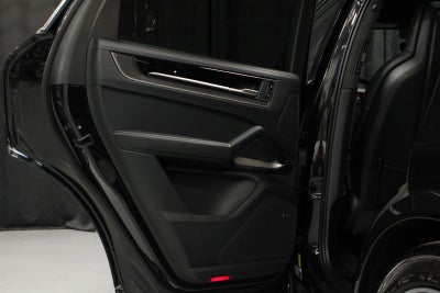 2025 Porsche Cayenne Turbo E-Hybrid Coupe
