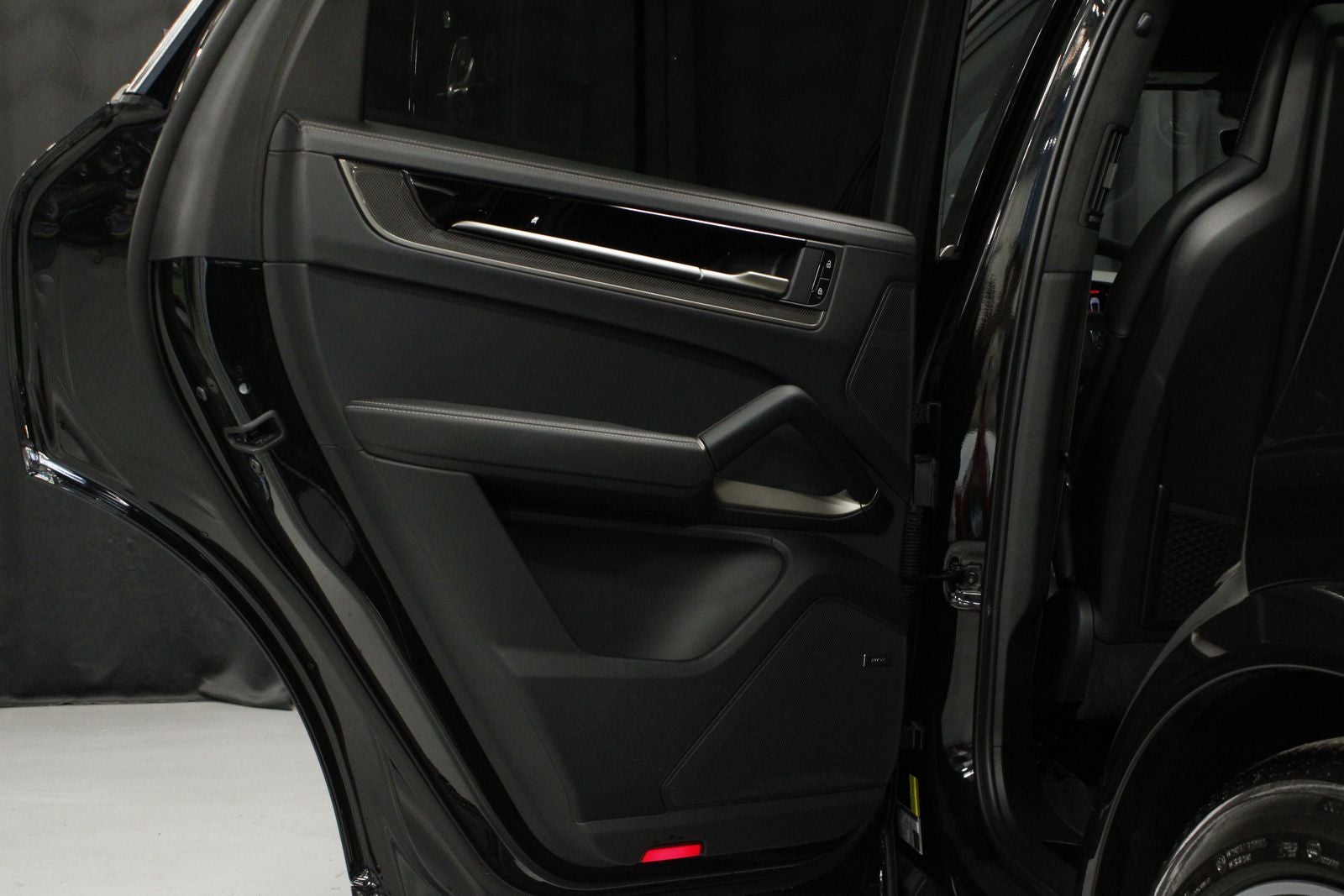 2025 Porsche Cayenne Turbo E-Hybrid Coupe