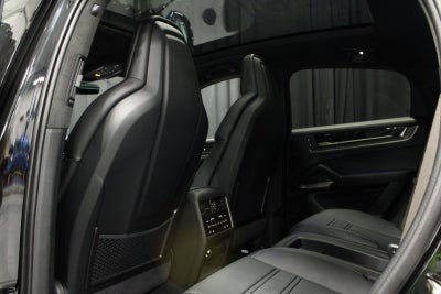 2025 Porsche Cayenne Turbo E-Hybrid Coupe