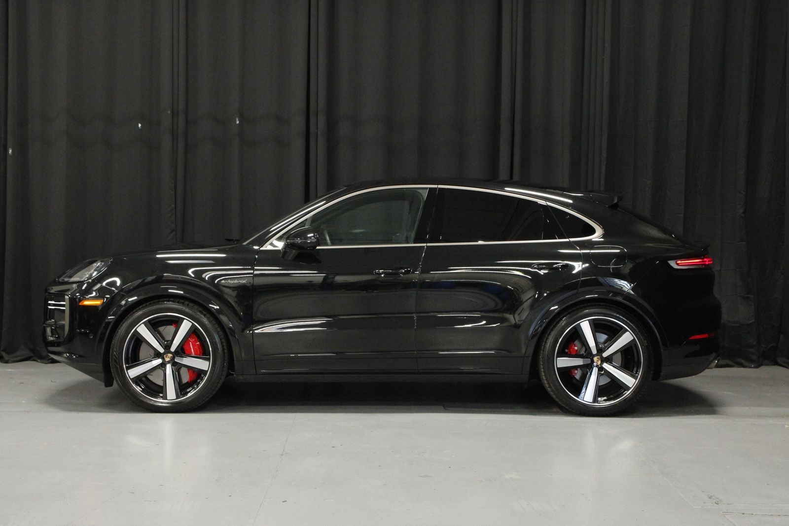2025 Porsche Cayenne Turbo E-Hybrid Coupe