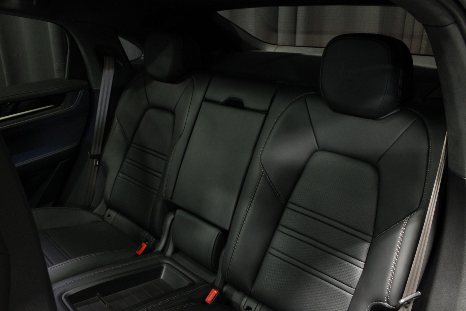 2025 Porsche Cayenne Turbo E-Hybrid Coupe