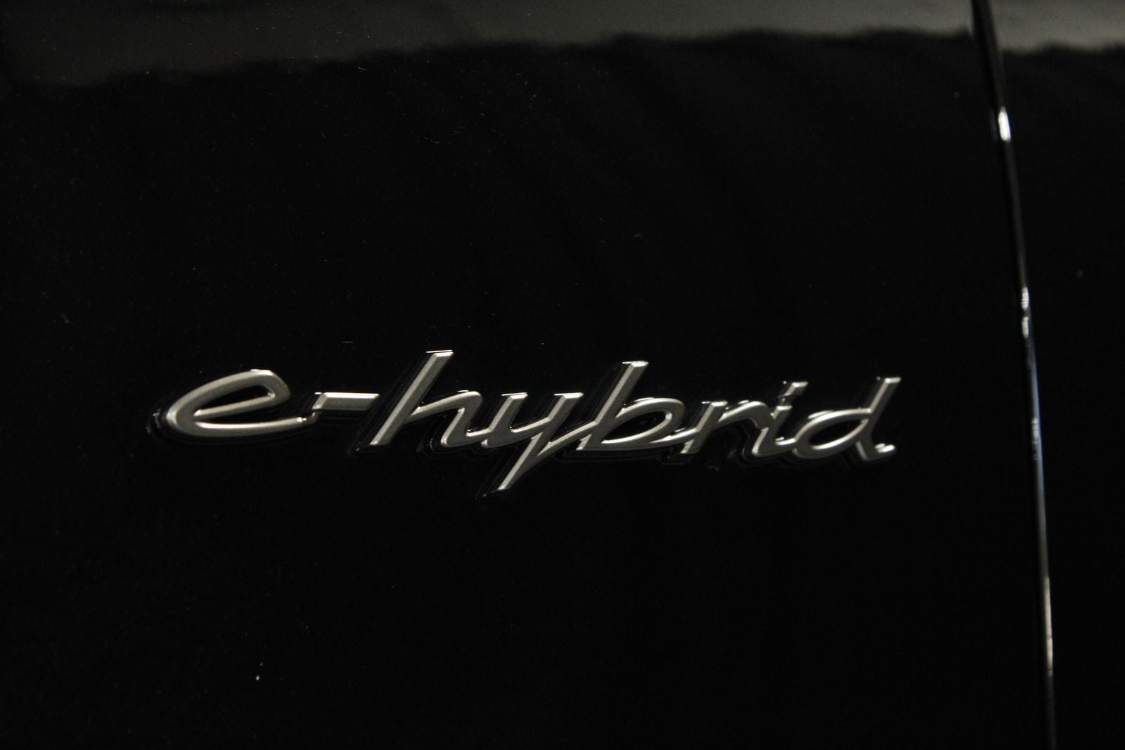 2025 Porsche Cayenne Turbo E-Hybrid Coupe
