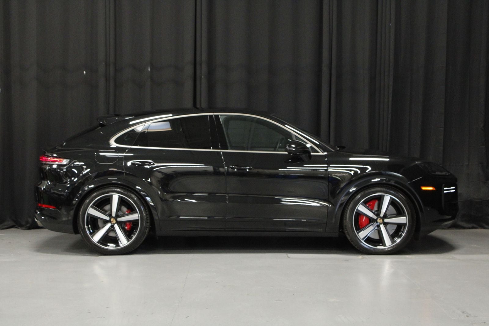 2025 Porsche Cayenne Turbo E-Hybrid Coupe