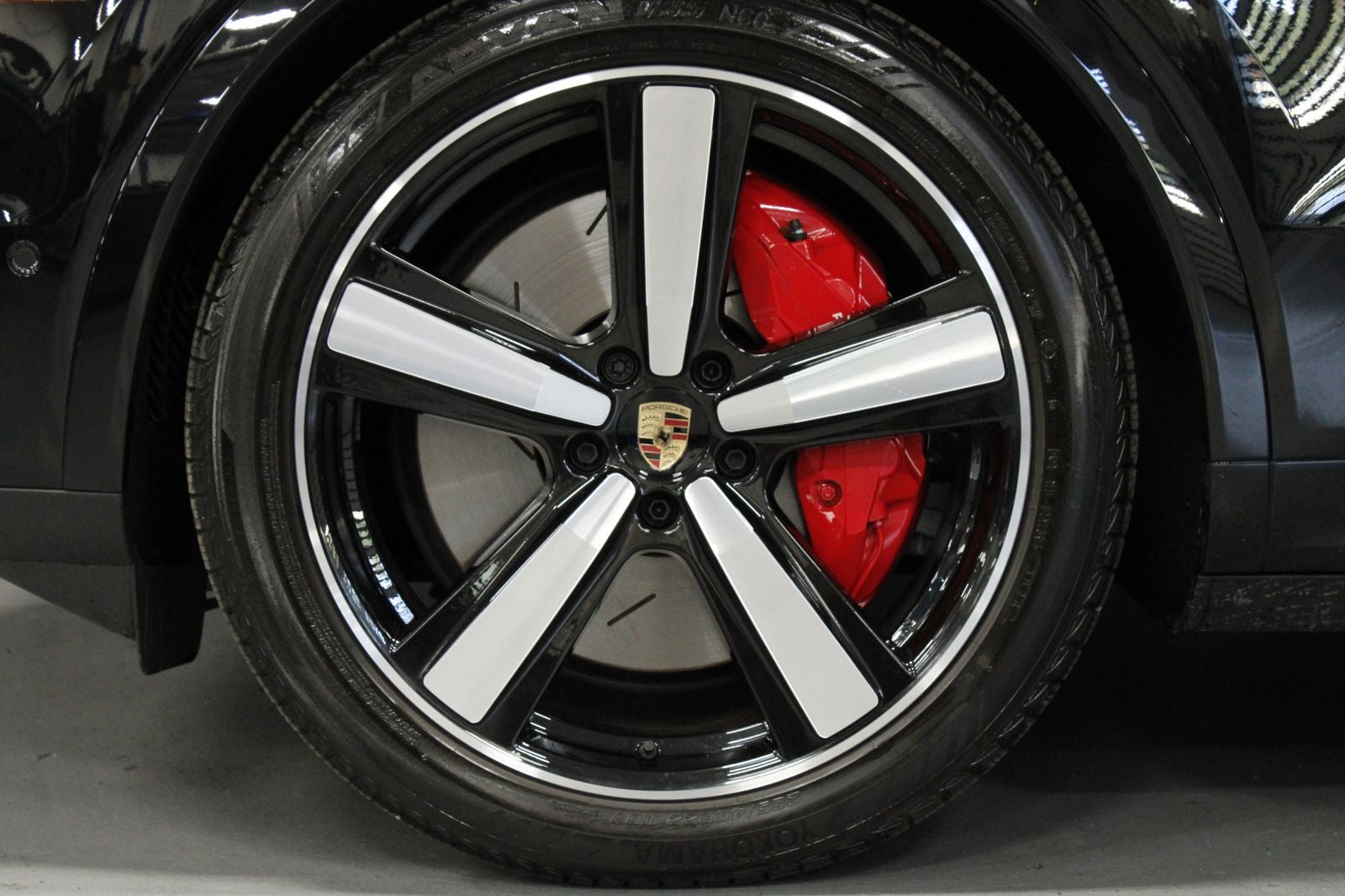 2025 Porsche Cayenne Turbo E-Hybrid Coupe