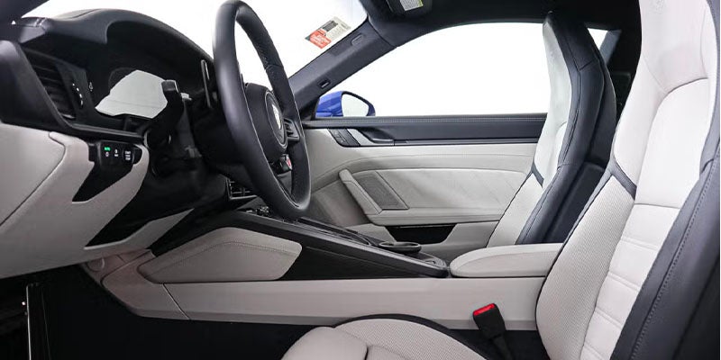 911 Carrera Interior Features
